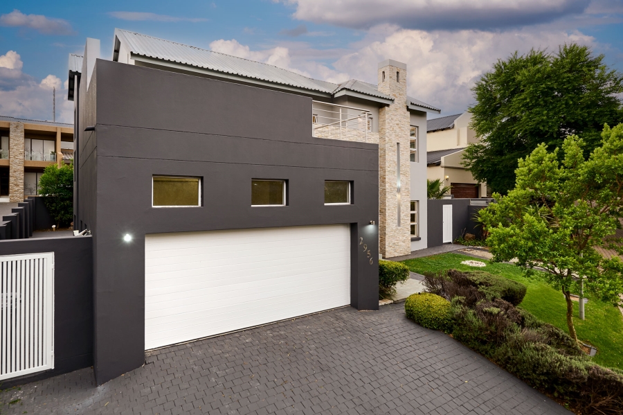 5 Bedroom Property for Sale in Waterfall Country Village Gauteng