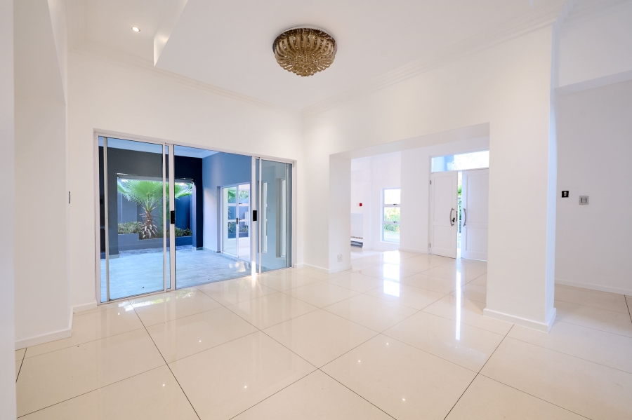 5 Bedroom Property for Sale in Waterfall Country Village Gauteng