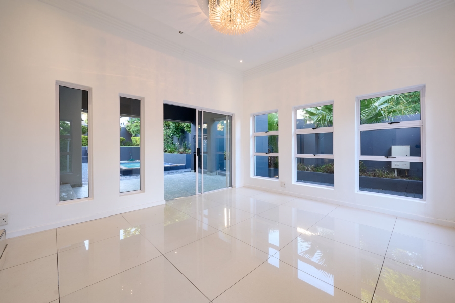 5 Bedroom Property for Sale in Waterfall Country Village Gauteng
