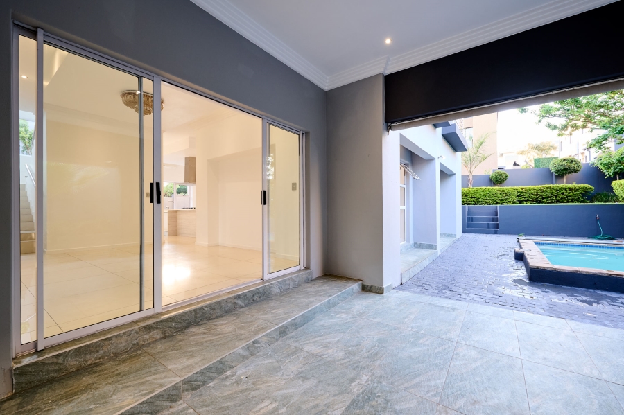 5 Bedroom Property for Sale in Waterfall Country Village Gauteng