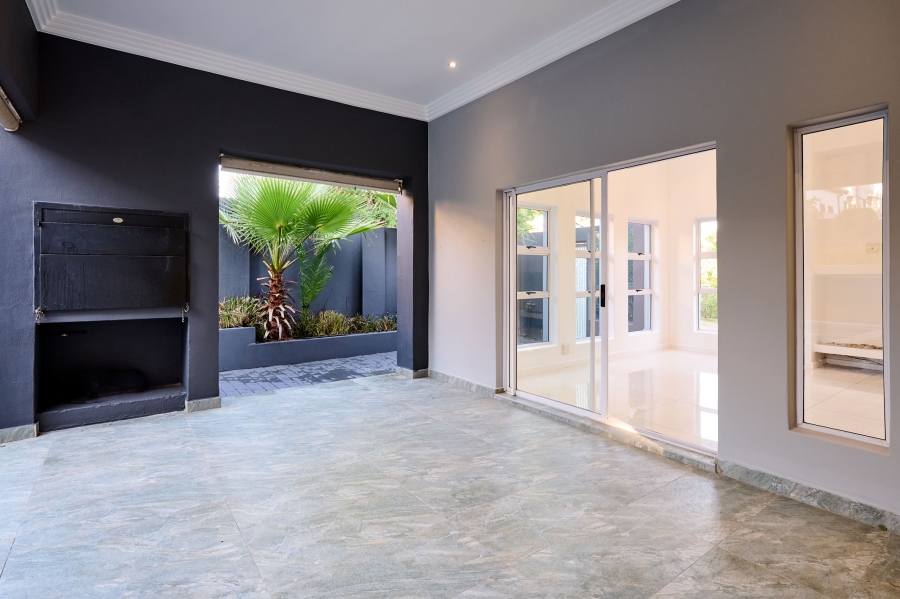 5 Bedroom Property for Sale in Waterfall Country Village Gauteng