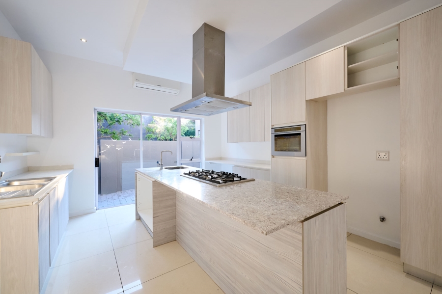 5 Bedroom Property for Sale in Waterfall Country Village Gauteng