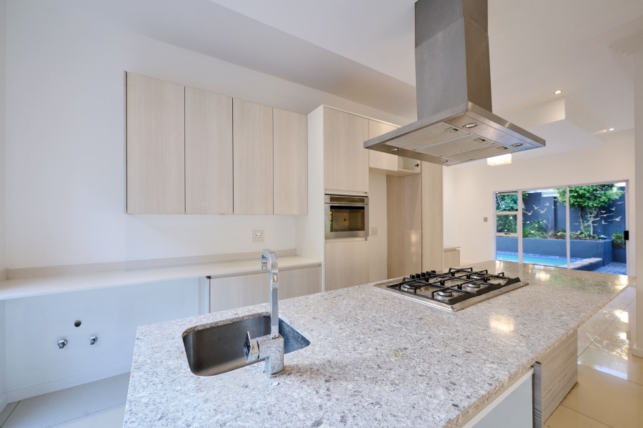 5 Bedroom Property for Sale in Waterfall Country Village Gauteng