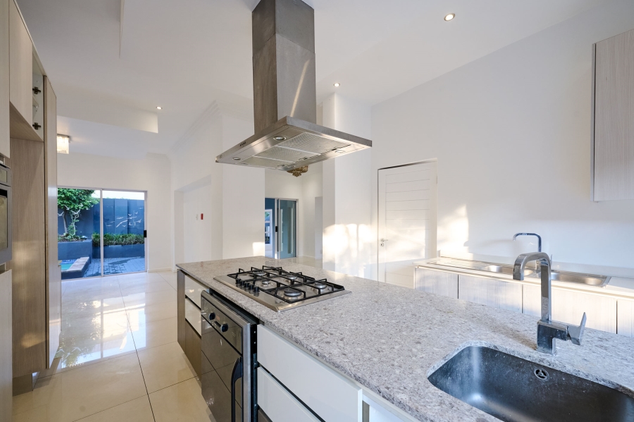 5 Bedroom Property for Sale in Waterfall Country Village Gauteng