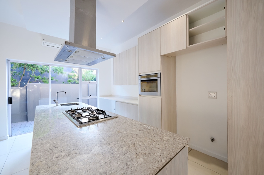 5 Bedroom Property for Sale in Waterfall Country Village Gauteng