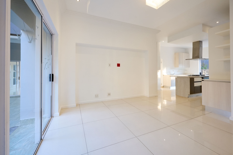 5 Bedroom Property for Sale in Waterfall Country Village Gauteng