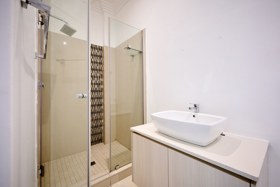5 Bedroom Property for Sale in Waterfall Country Village Gauteng