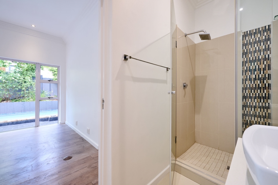 5 Bedroom Property for Sale in Waterfall Country Village Gauteng
