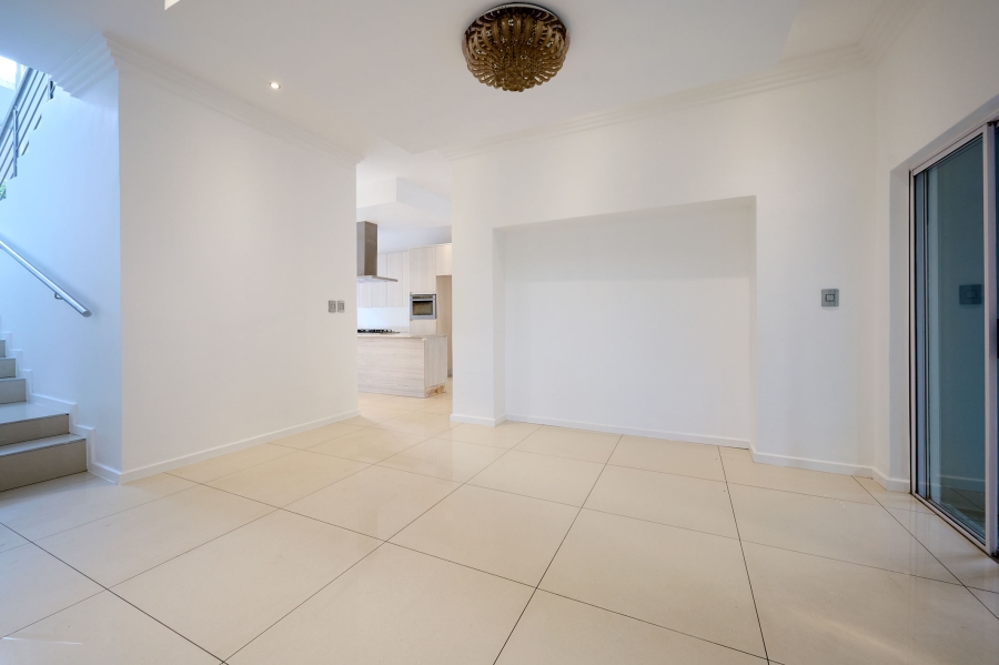 5 Bedroom Property for Sale in Waterfall Country Village Gauteng