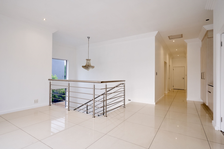 5 Bedroom Property for Sale in Waterfall Country Village Gauteng
