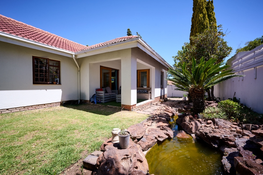 4 Bedroom Property for Sale in Halfway Gardens Gauteng