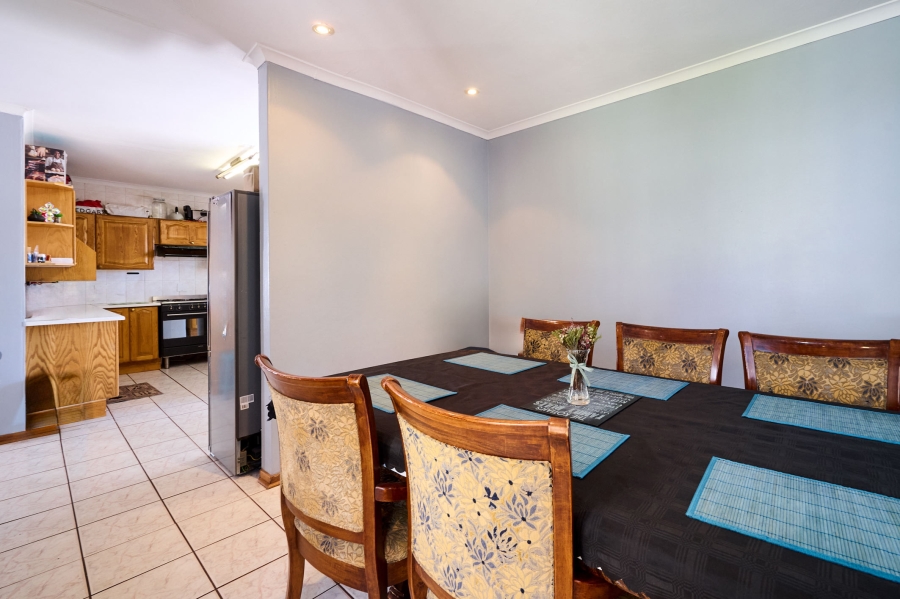 4 Bedroom Property for Sale in Halfway Gardens Gauteng
