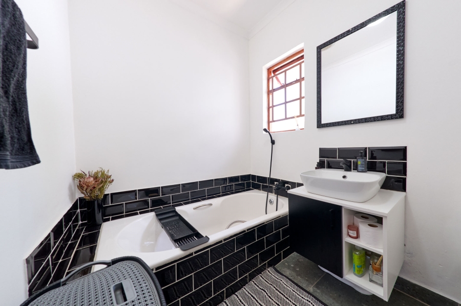 4 Bedroom Property for Sale in Halfway Gardens Gauteng