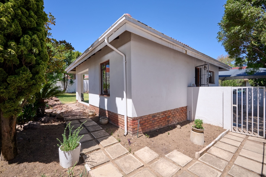 4 Bedroom Property for Sale in Halfway Gardens Gauteng