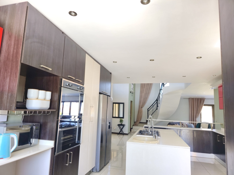 To Let 4 Bedroom Property for Rent in Glen Marais Gauteng