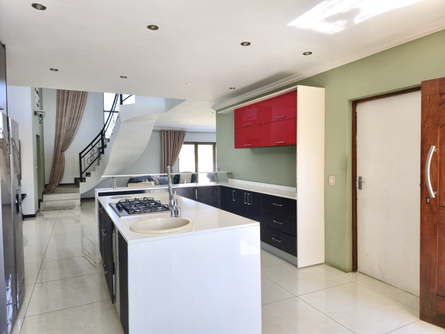 To Let 4 Bedroom Property for Rent in Glen Marais Gauteng