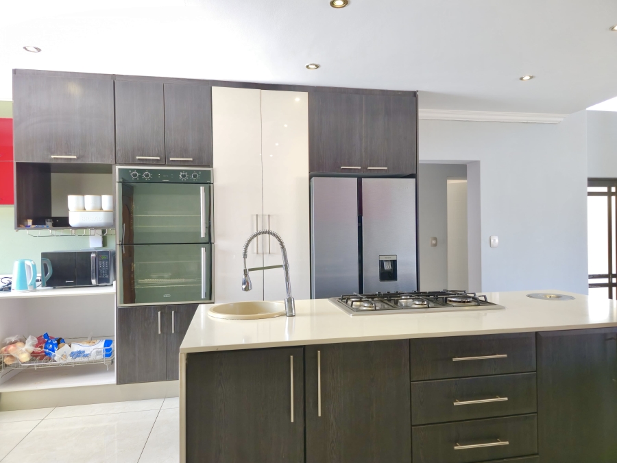 To Let 4 Bedroom Property for Rent in Glen Marais Gauteng