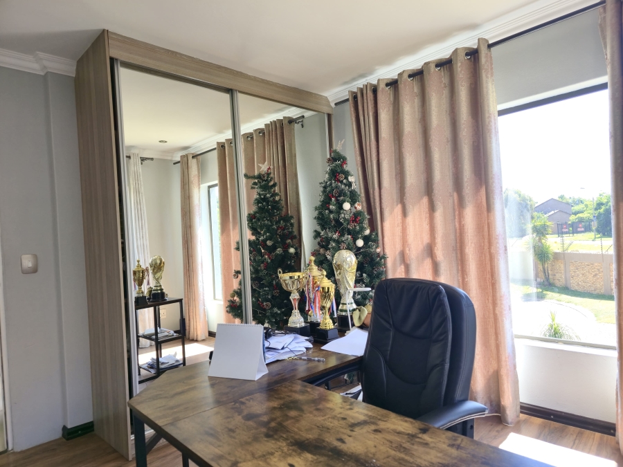 To Let 4 Bedroom Property for Rent in Glen Marais Gauteng