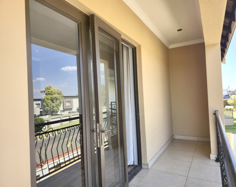 To Let 4 Bedroom Property for Rent in Glen Marais Gauteng