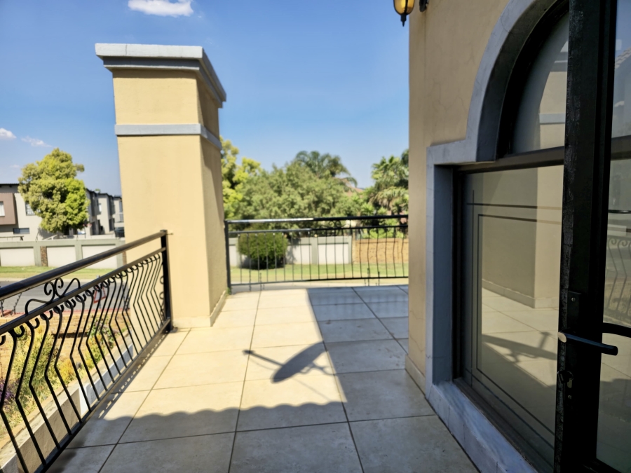 To Let 4 Bedroom Property for Rent in Glen Marais Gauteng