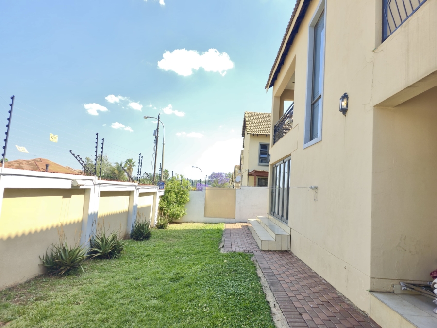 To Let 4 Bedroom Property for Rent in Glen Marais Gauteng