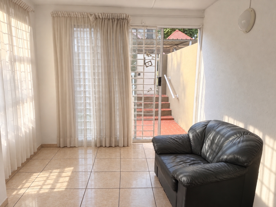 To Let 2 Bedroom Property for Rent in Sandringham Gauteng