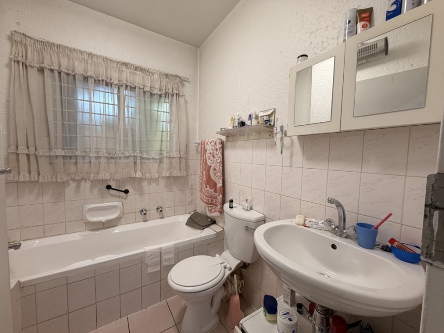 To Let 2 Bedroom Property for Rent in Sandringham Gauteng