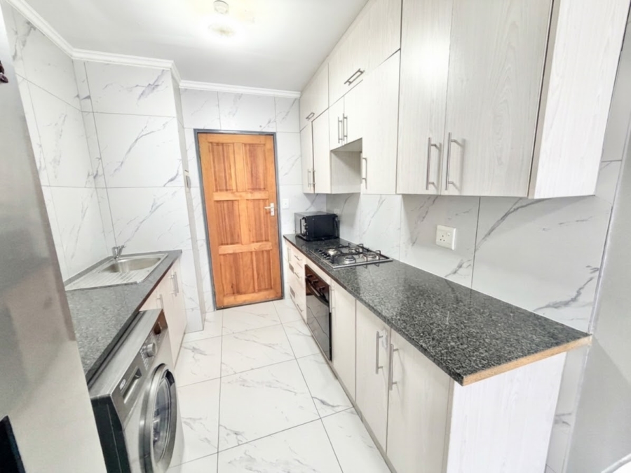 2 Bedroom Property for Sale in Noordwyk Gauteng