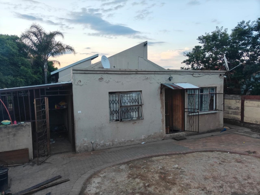 10 Bedroom Property for Sale in East Lynne Gauteng