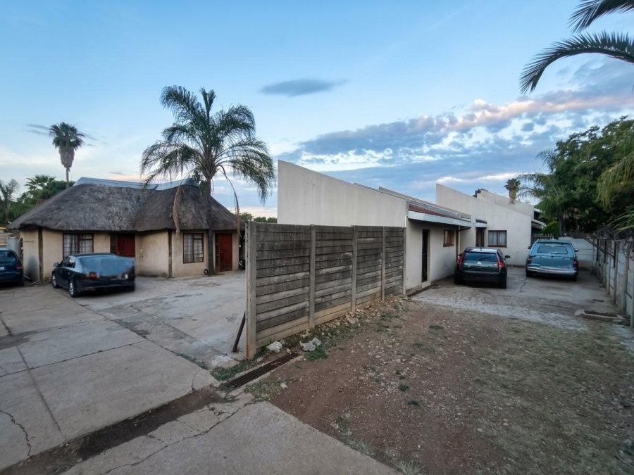 10 Bedroom Property for Sale in East Lynne Gauteng