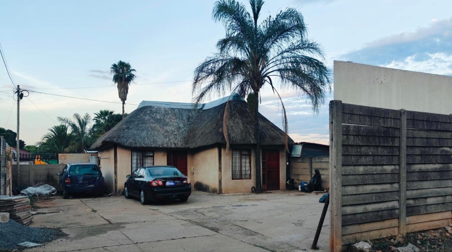 10 Bedroom Property for Sale in East Lynne Gauteng