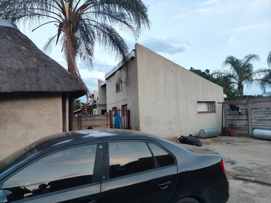 10 Bedroom Property for Sale in East Lynne Gauteng