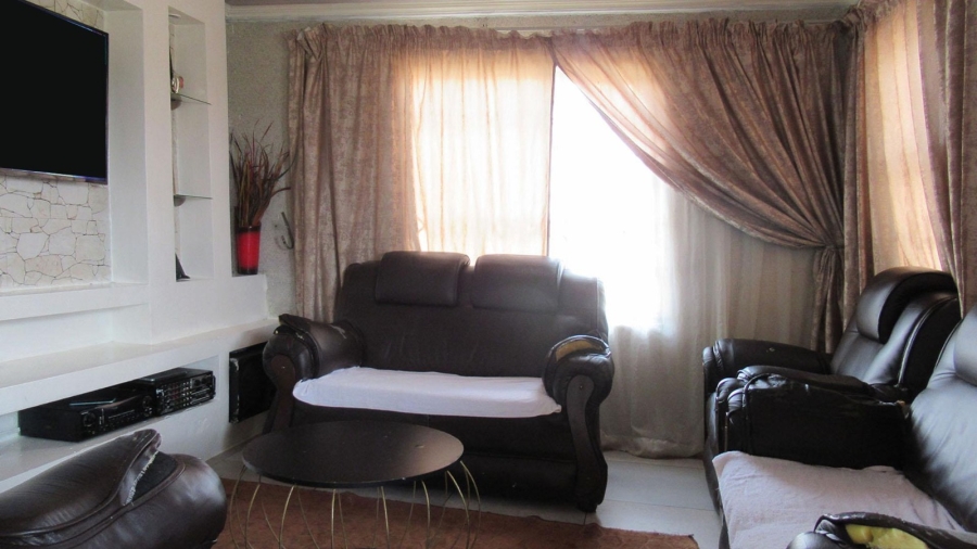 3 Bedroom Property for Sale in Crystal Park Gauteng