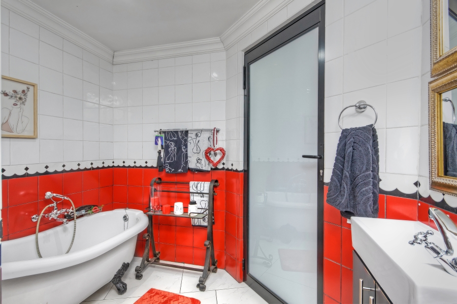 4 Bedroom Property for Sale in Elandspark Gauteng
