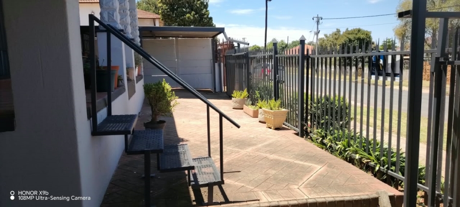 2 Bedroom Property for Sale in Krugersdorp North Gauteng