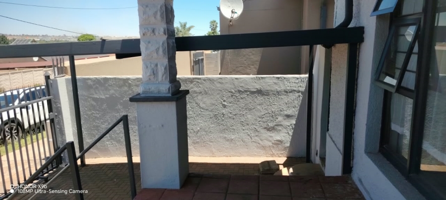 2 Bedroom Property for Sale in Krugersdorp North Gauteng