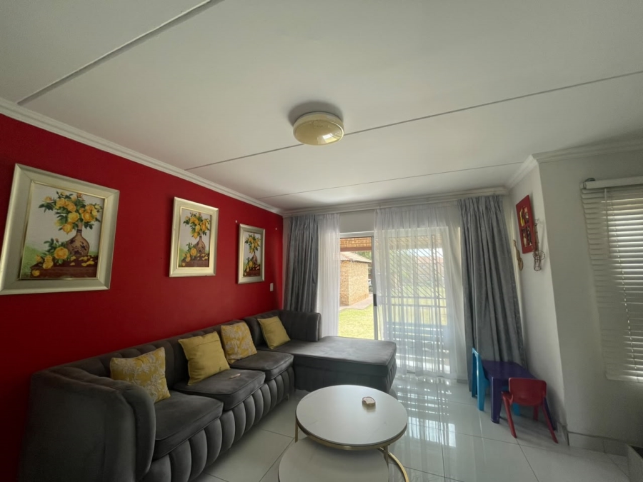 To Let 2 Bedroom Property for Rent in Noordwyk Gauteng