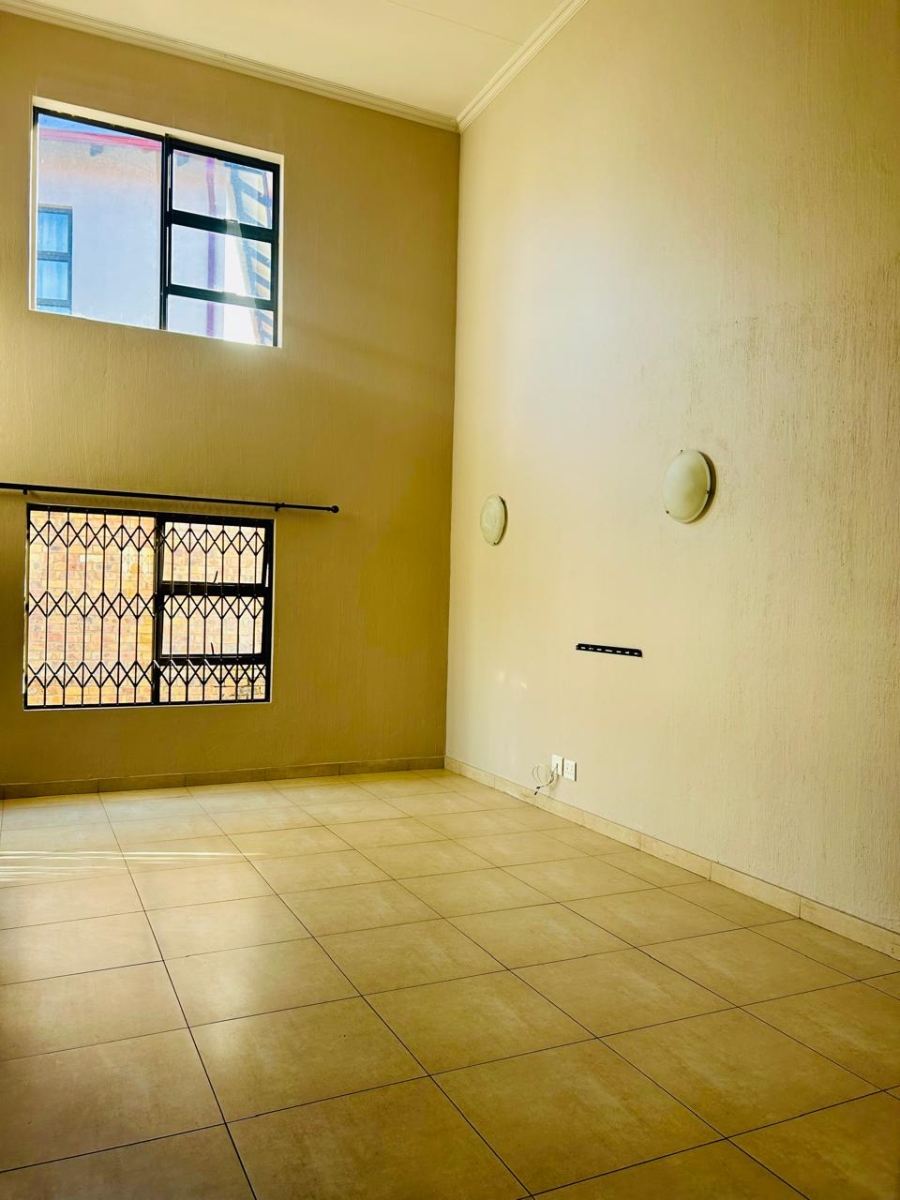 To Let 4 Bedroom Property for Rent in Needwood Gauteng