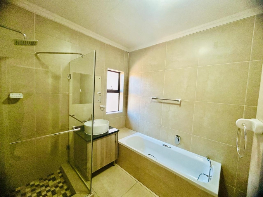 To Let 4 Bedroom Property for Rent in Needwood Gauteng