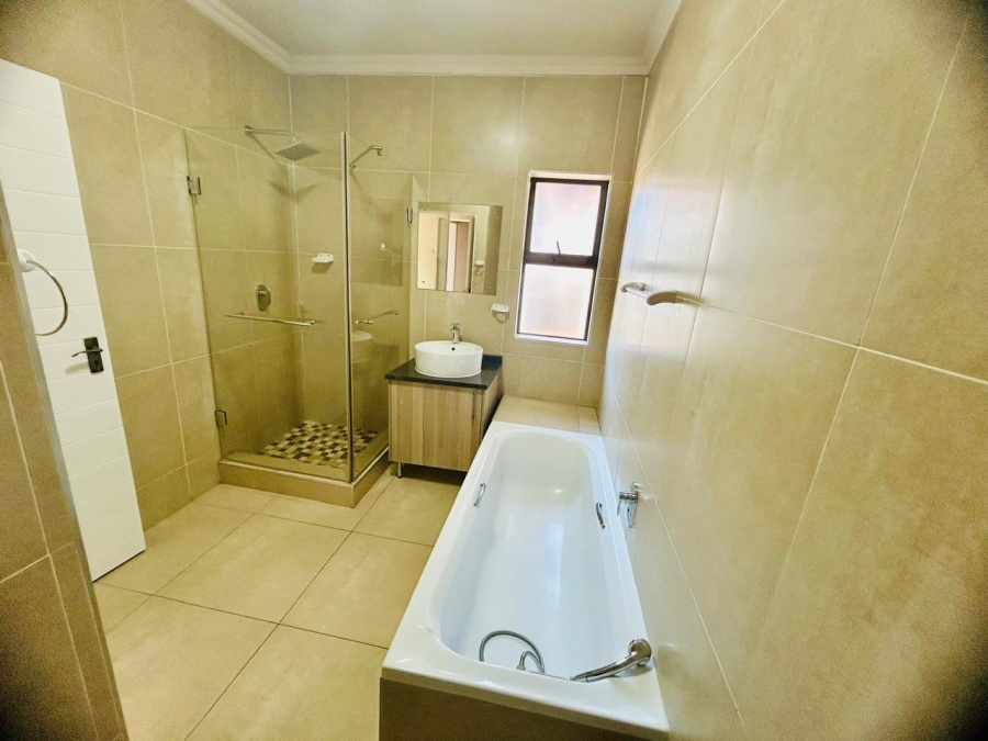To Let 4 Bedroom Property for Rent in Needwood Gauteng