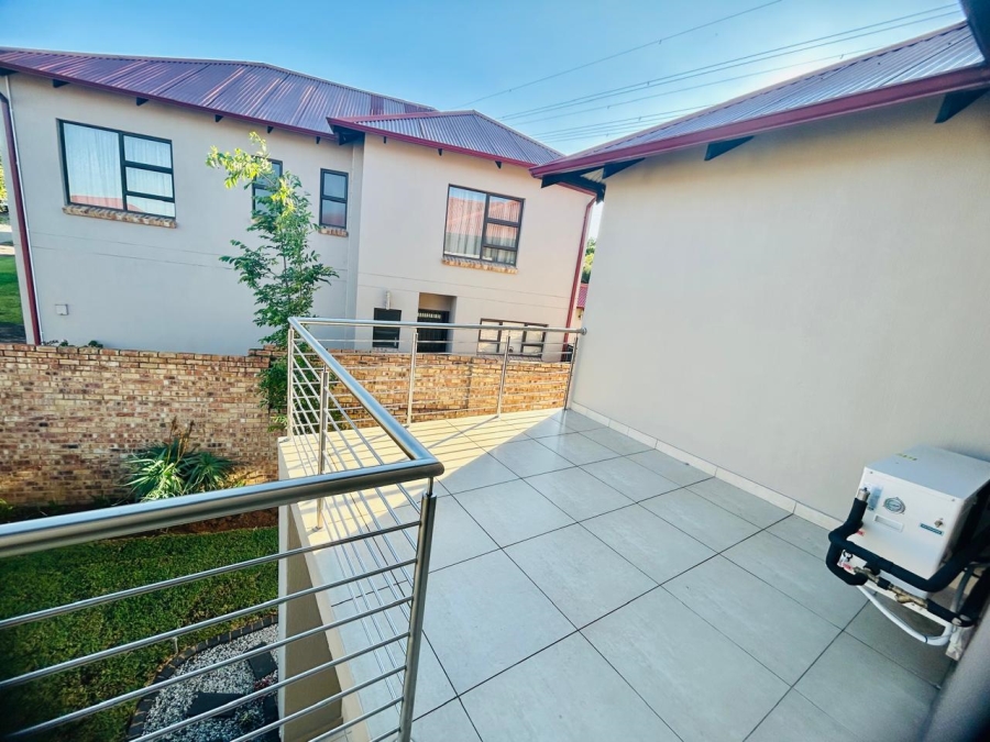 To Let 4 Bedroom Property for Rent in Needwood Gauteng