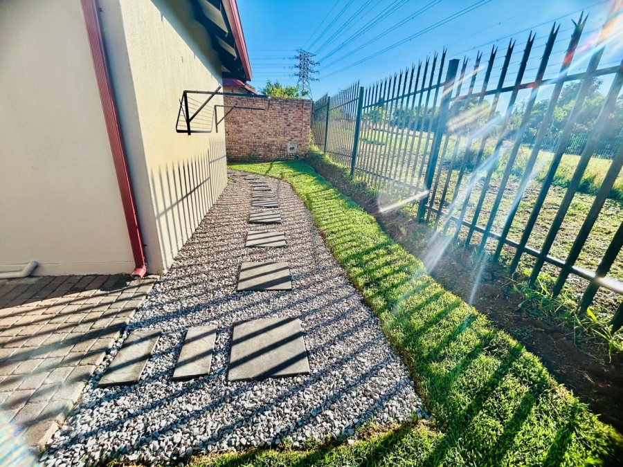 To Let 4 Bedroom Property for Rent in Needwood Gauteng