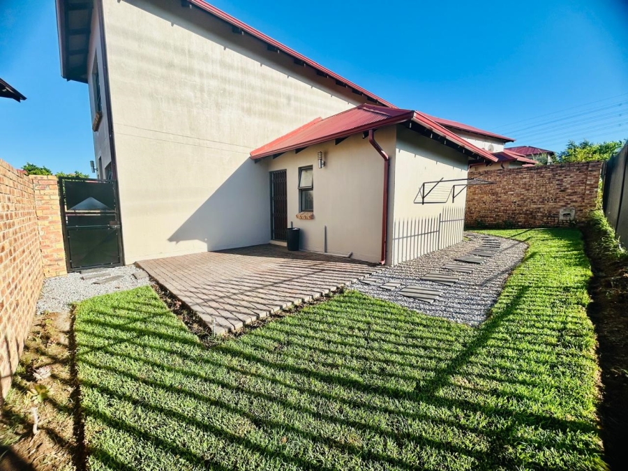 To Let 4 Bedroom Property for Rent in Needwood Gauteng