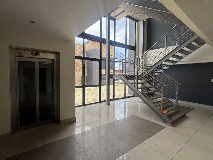 Commercial Property for Sale in Die Hoewes Gauteng