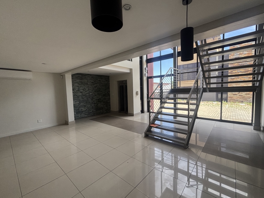 Commercial Property for Sale in Die Hoewes Gauteng
