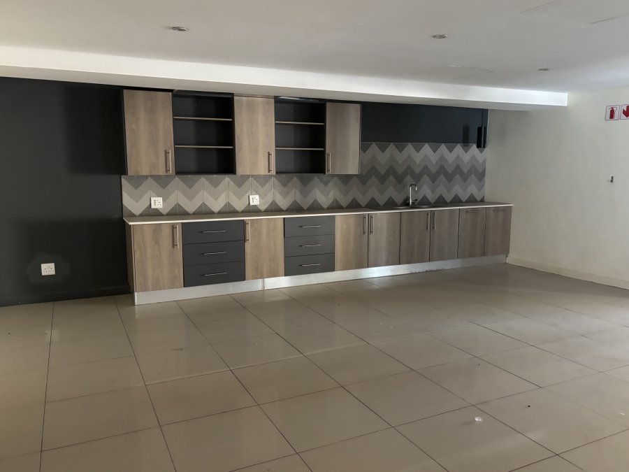 Commercial Property for Sale in Die Hoewes Gauteng