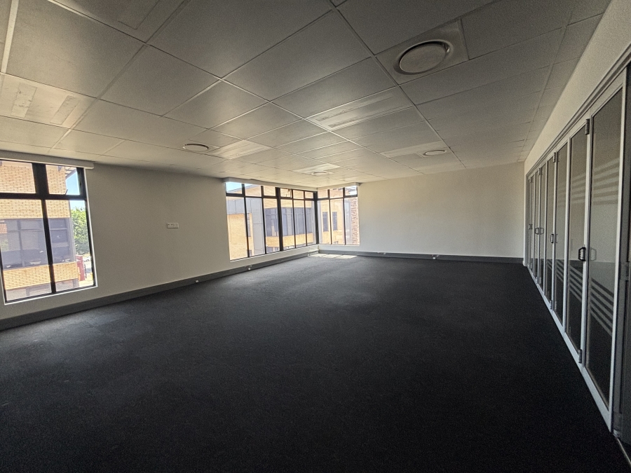 Commercial Property for Sale in Die Hoewes Gauteng