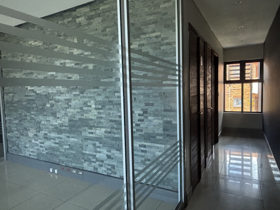 Commercial Property for Sale in Die Hoewes Gauteng