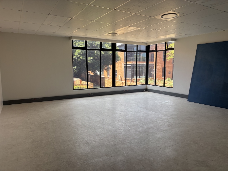 Commercial Property for Sale in Die Hoewes Gauteng