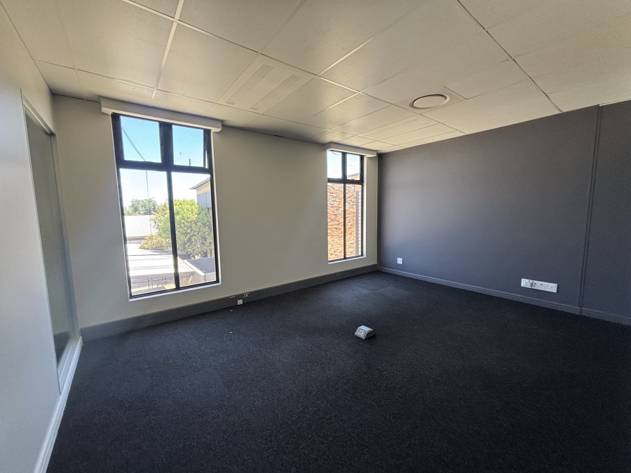 Commercial Property for Sale in Die Hoewes Gauteng